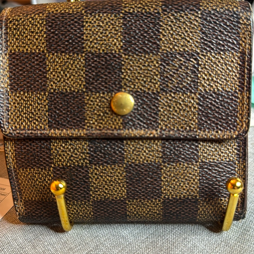 Lv De Wallet
